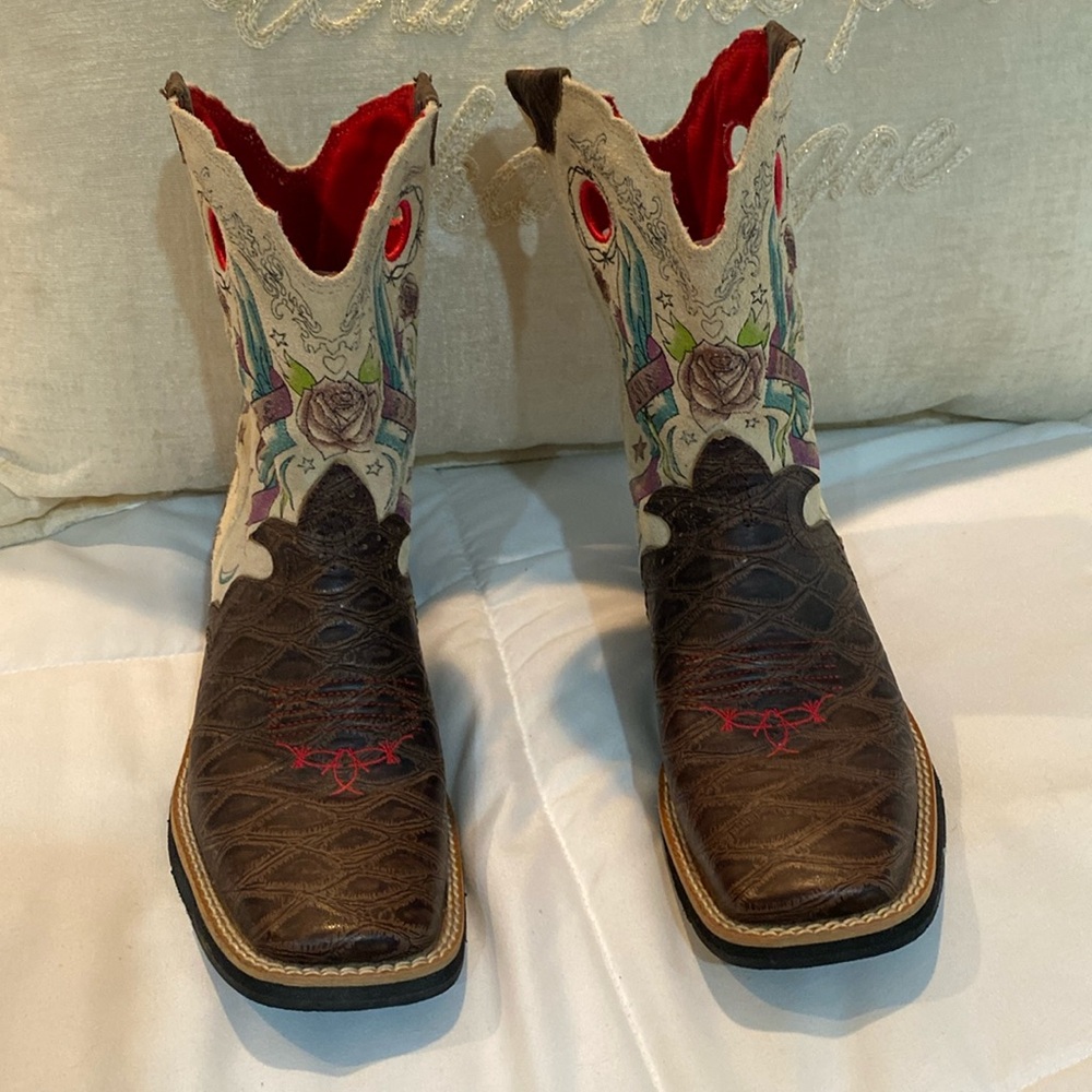 ARIAT Rodeo Baby Tattoo Print Boots Size 2